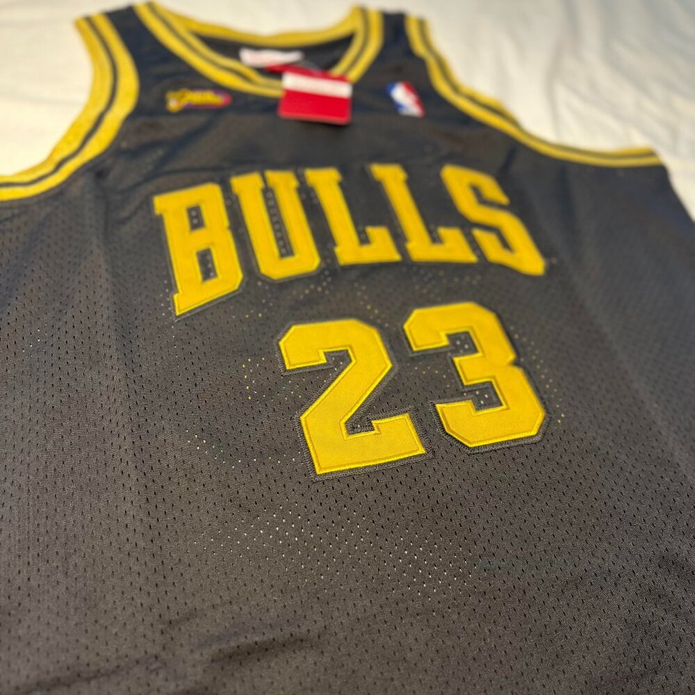 🔥 Chicago Bulls Black and Gold Jersey 🔥